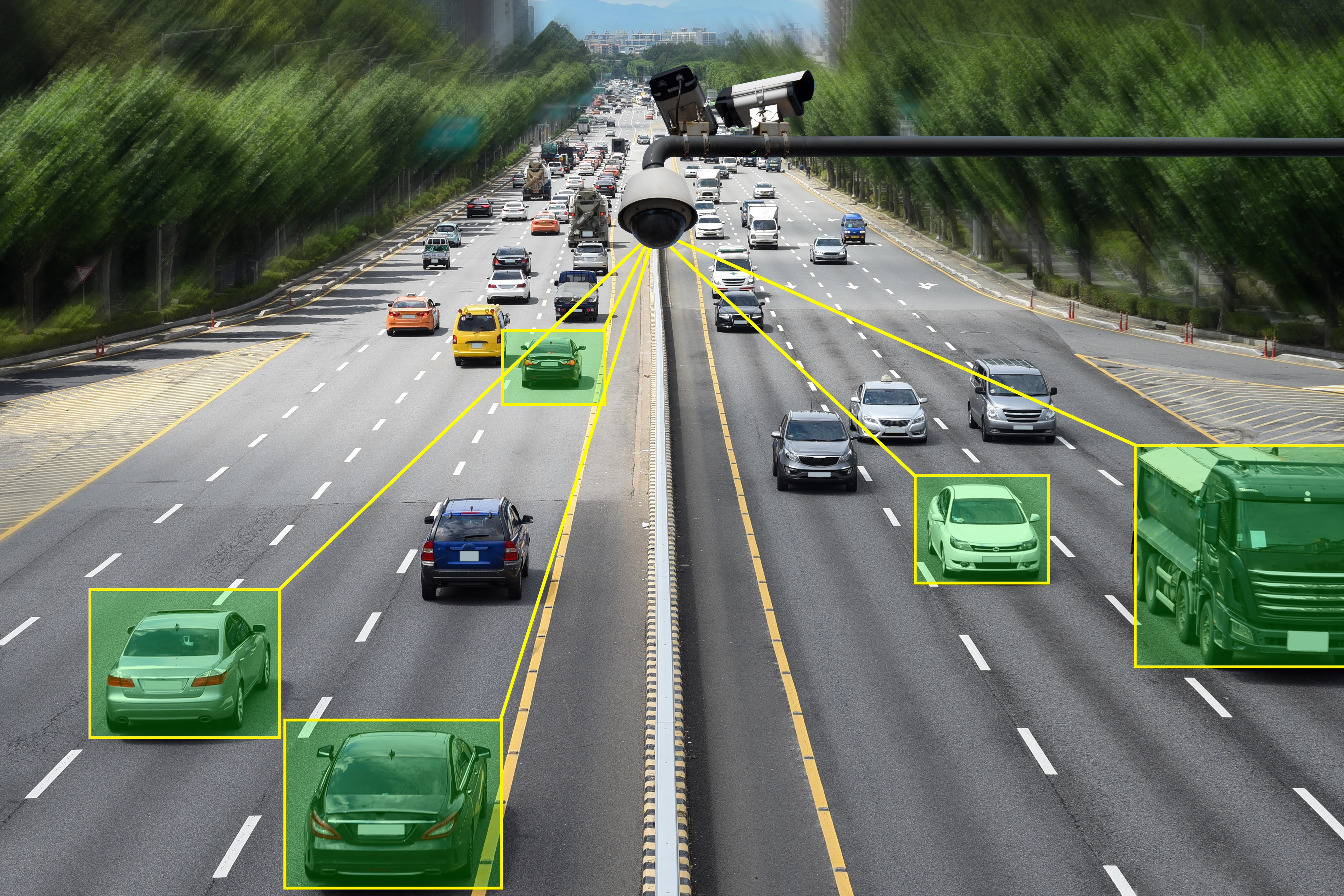 4. camera-that-controls-speeding-cars-and-speeding-on-the-road-RYXF1X