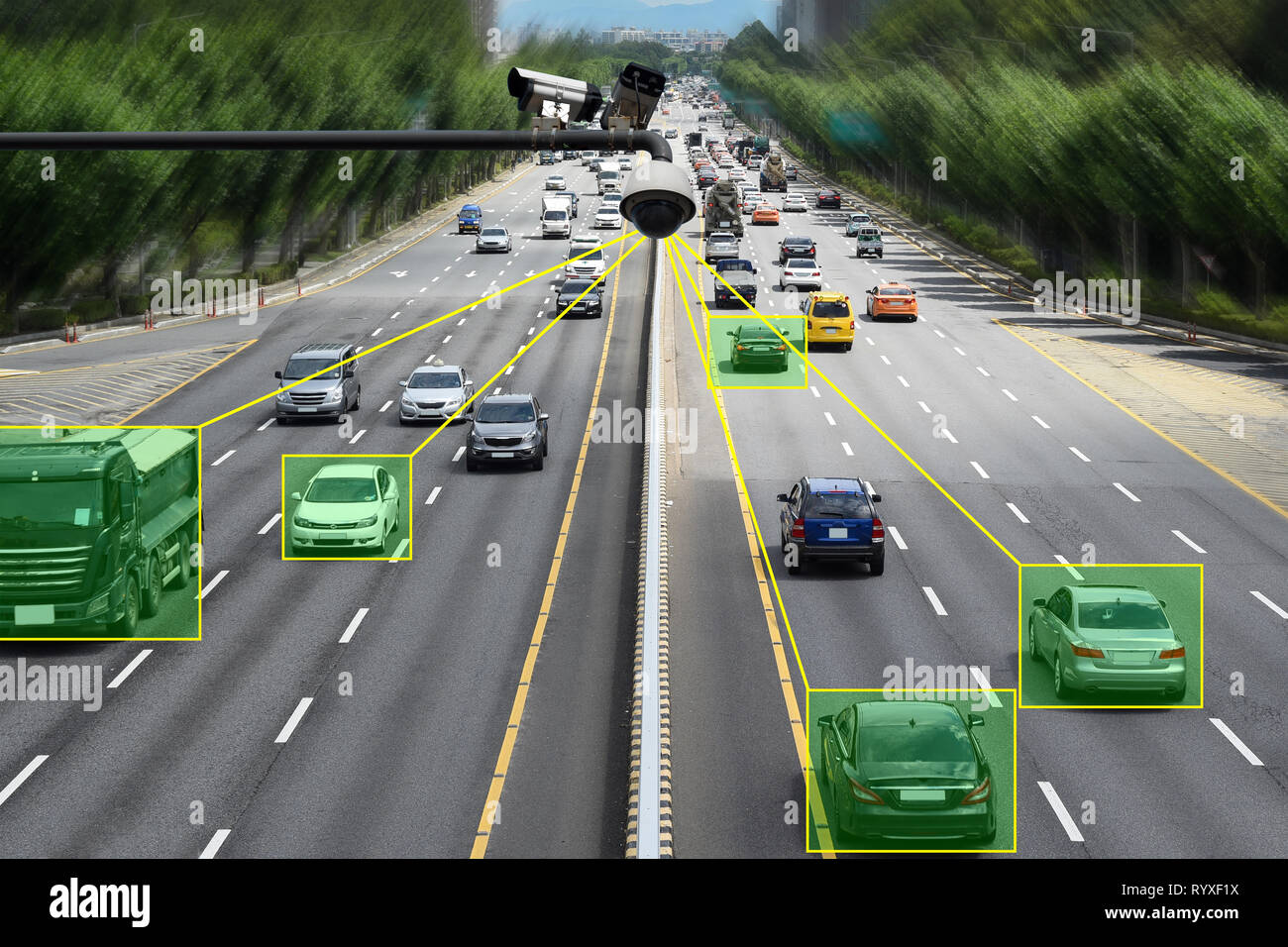 4. camera-that-controls-speeding-cars-and-speeding-on-the-road-RYXF1X