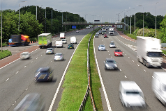 drivers-on-motorway